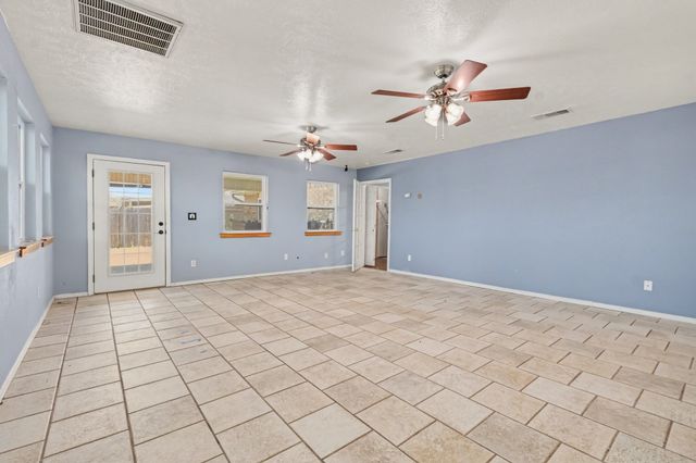 5517 Baker Drive, The Colony, TX 75056