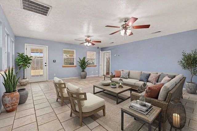 5517 Baker Drive, The Colony, TX 75056