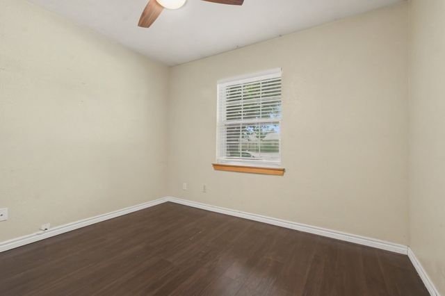 5517 Baker Drive, The Colony, TX 75056