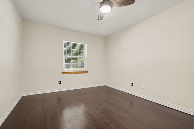 5517 Baker Drive, The Colony, TX 75056
