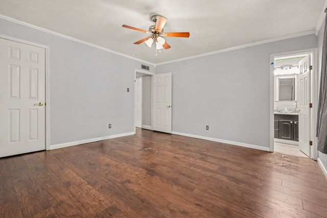 5517 Baker Drive, The Colony, TX 75056