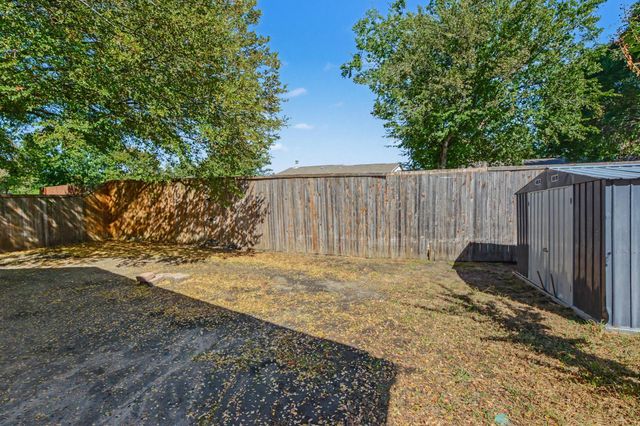 5517 Baker Drive, The Colony, TX 75056