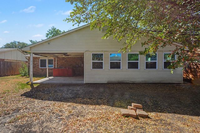 5517 Baker Drive, The Colony, TX 75056