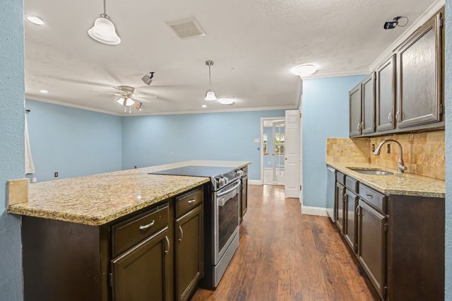 5517 Baker Drive, The Colony, TX 75056