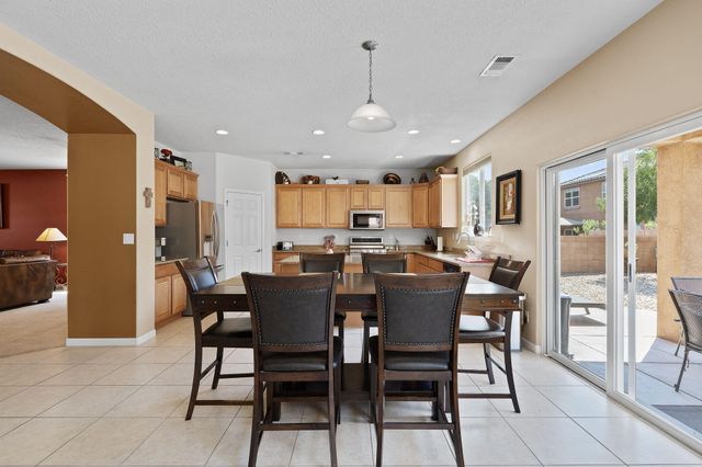 213 PASEO VISTA Loop NE, Rio Rancho, NM 87124