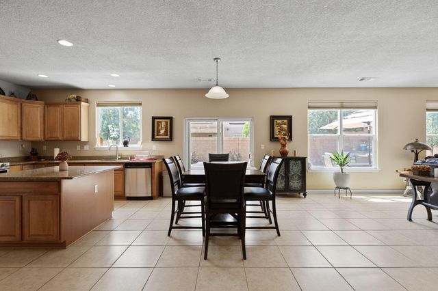 213 PASEO VISTA Loop NE, Rio Rancho, NM 87124