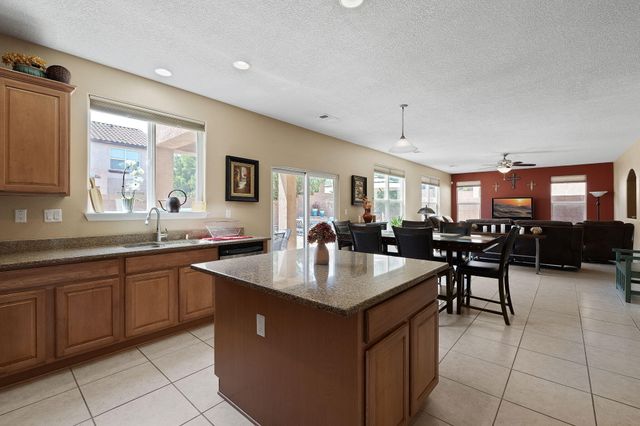 213 PASEO VISTA Loop NE, Rio Rancho, NM 87124