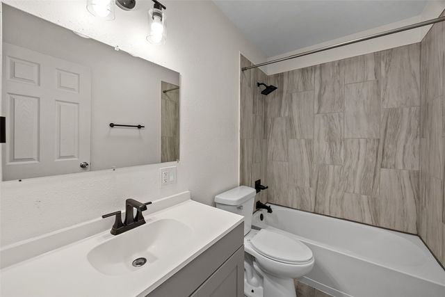 3030 O Avenue NW, Cedar Rapids, IA 52405