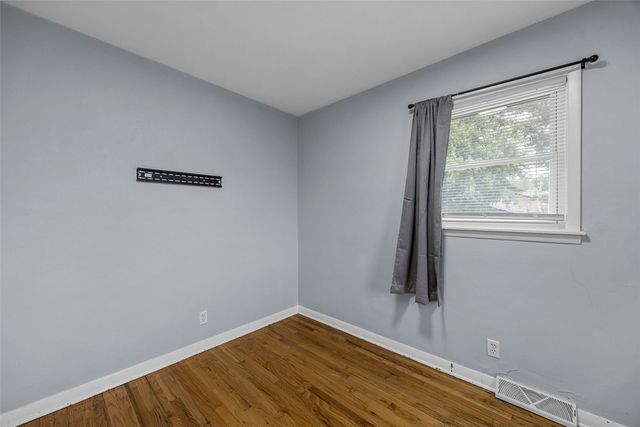 3030 O Avenue NW, Cedar Rapids, IA 52405