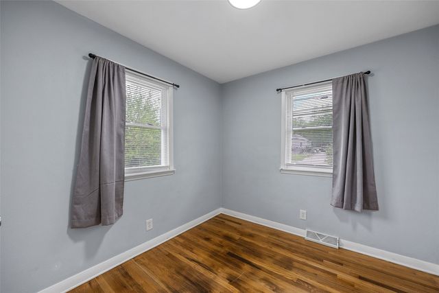 3030 O Avenue NW, Cedar Rapids, IA 52405