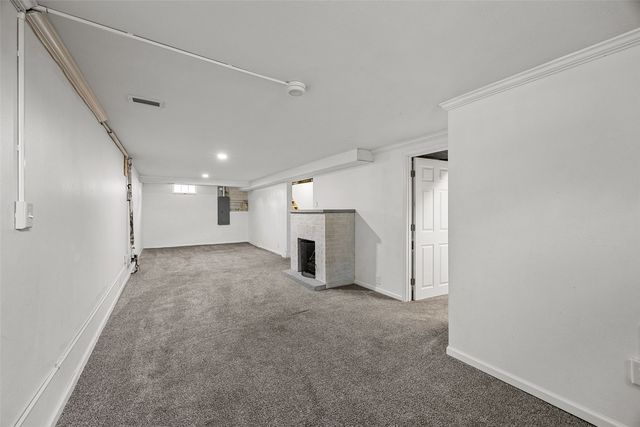 3030 O Avenue NW, Cedar Rapids, IA 52405
