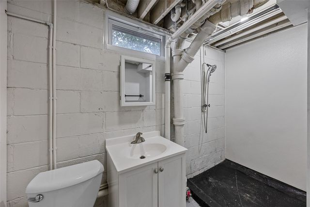 3030 O Avenue NW, Cedar Rapids, IA 52405