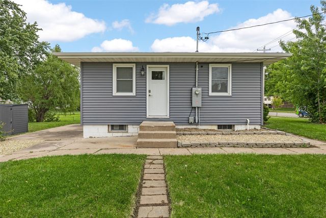 3030 O Avenue NW, Cedar Rapids, IA 52405