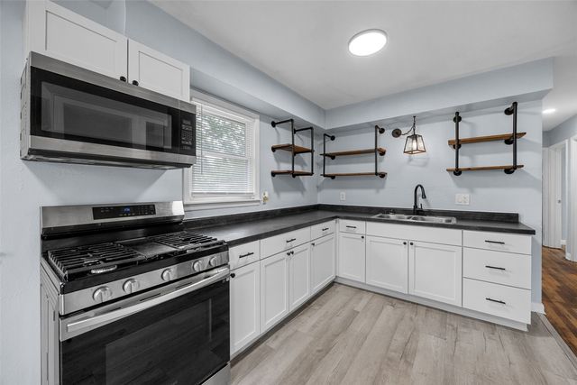 3030 O Avenue NW, Cedar Rapids, IA 52405