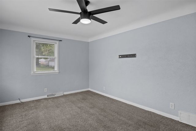 3030 O Avenue NW, Cedar Rapids, IA 52405