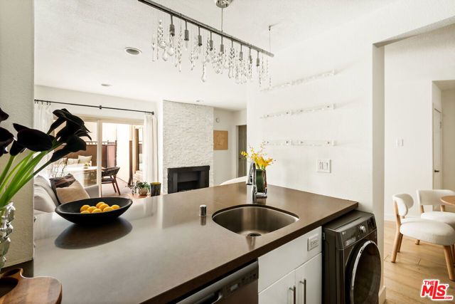 141 S Clark Drive 216, West Hollywood, CA 90048