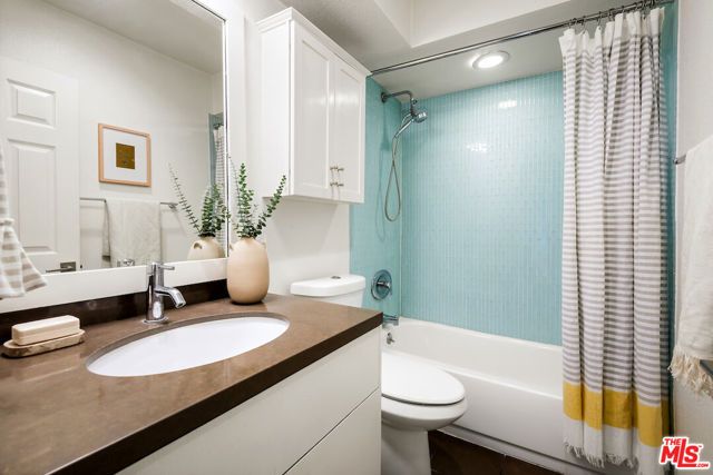 141 S Clark Drive 216, West Hollywood, CA 90048