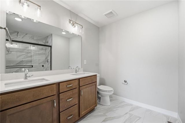 808 Glenn Circle, Raymore, MO 64083