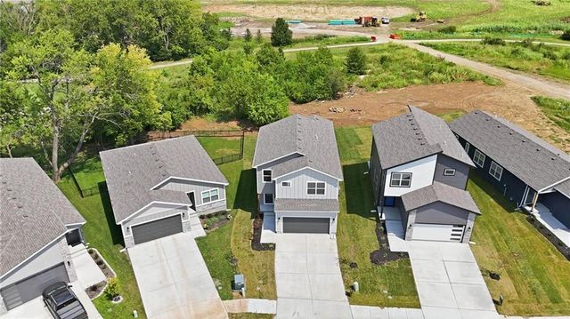 808 Glenn Circle, Raymore, MO 64083