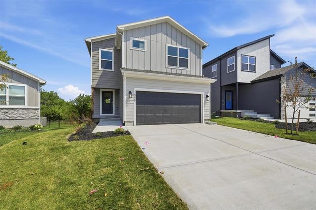 808 Glenn Circle, Raymore, MO 64083