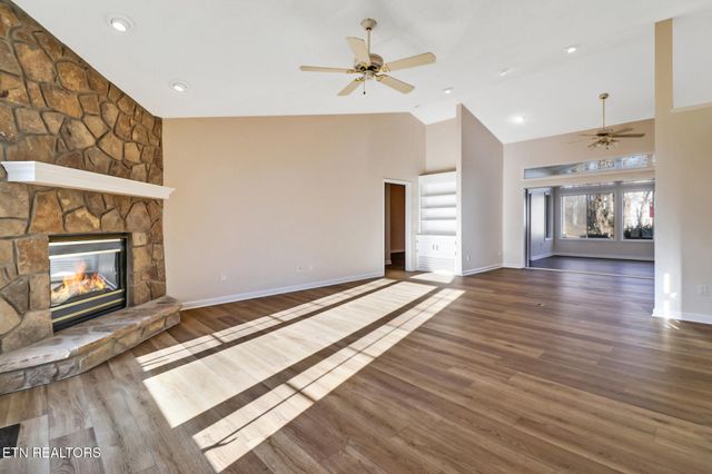 107 Walden Ridge Drive, Crossville, TN 38558