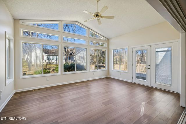 107 Walden Ridge Drive, Crossville, TN 38558