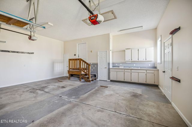 107 Walden Ridge Drive, Crossville, TN 38558