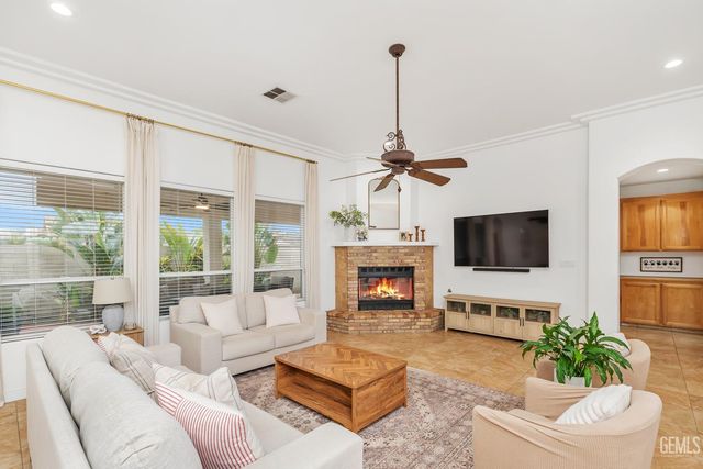 1902 Belinda Street, Bakersfield, CA 93314