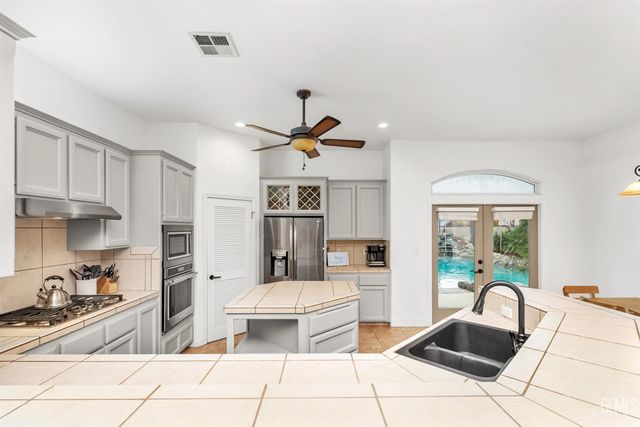 1902 Belinda Street, Bakersfield, CA 93314