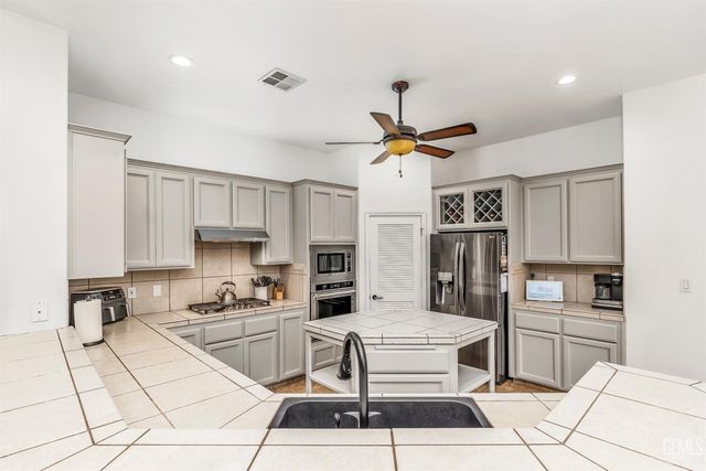 1902 Belinda Street, Bakersfield, CA 93314