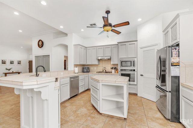 1902 Belinda Street, Bakersfield, CA 93314