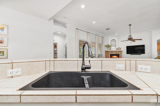 1902 Belinda Street, Bakersfield, CA 93314