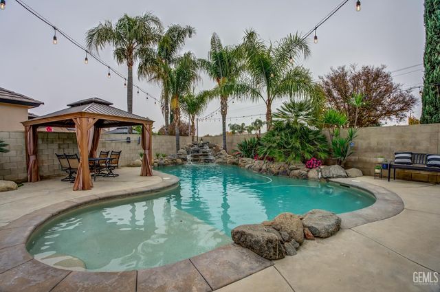 1902 Belinda Street, Bakersfield, CA 93314