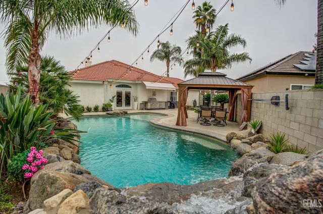 1902 Belinda Street, Bakersfield, CA 93314