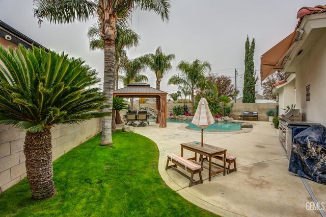 1902 Belinda Street, Bakersfield, CA 93314