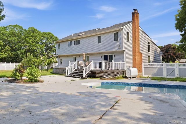 12 Deer Path, Shirley, NY 11967