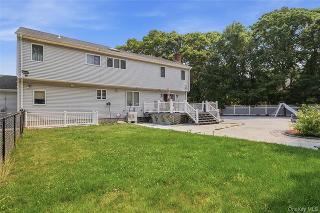 12 Deer Path, Shirley, NY 11967