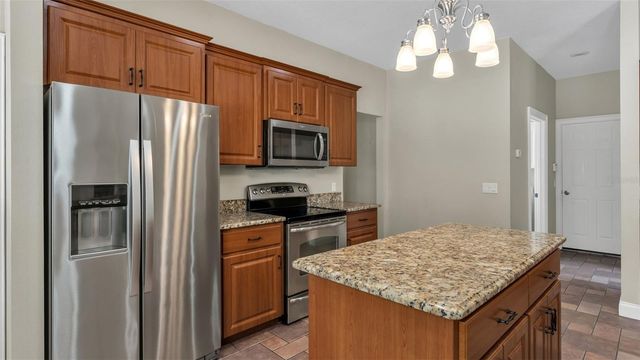 143 SHANNON OAKS DRIVE, Lakeland, FL 33813