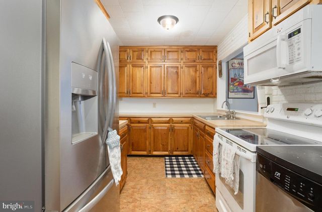 105 N WATERFORD AVE, Marietta, PA 17547