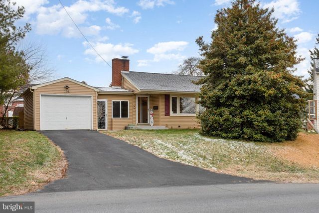 105 N WATERFORD AVE, Marietta, PA 17547