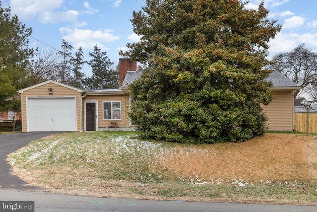 105 N WATERFORD AVE, Marietta, PA 17547