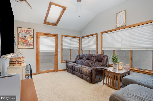 105 N WATERFORD AVE, Marietta, PA 17547