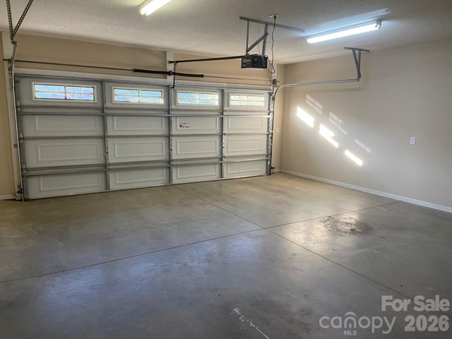 499 26th Avenue NE, Hickory, NC 28601