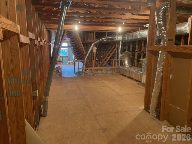 499 26th Avenue NE, Hickory, NC 28601