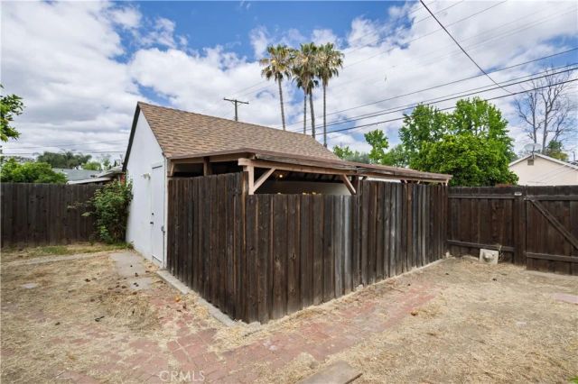 17347 Sherman Way, Van Nuys, CA 91406