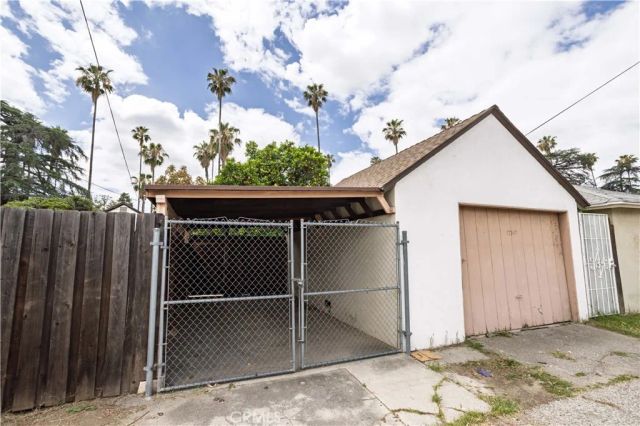 17347 Sherman Way, Van Nuys, CA 91406