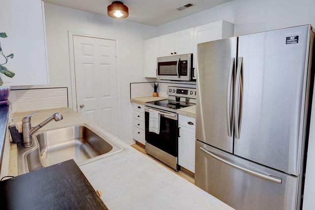 7022 Gallant Fox Drive, 12, New Albany, OH 43054