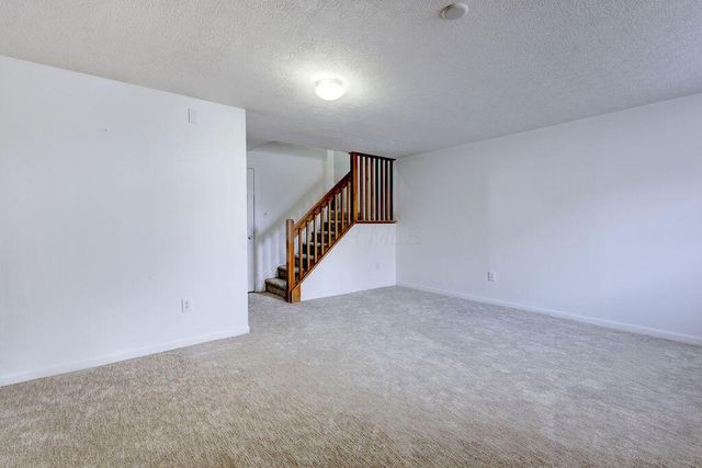 7022 Gallant Fox Drive, 12, New Albany, OH 43054