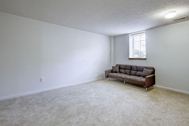 7022 Gallant Fox Drive, 12, New Albany, OH 43054