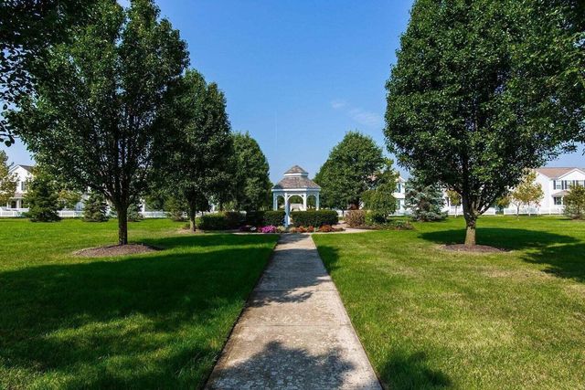 7022 Gallant Fox Drive, 12, New Albany, OH 43054